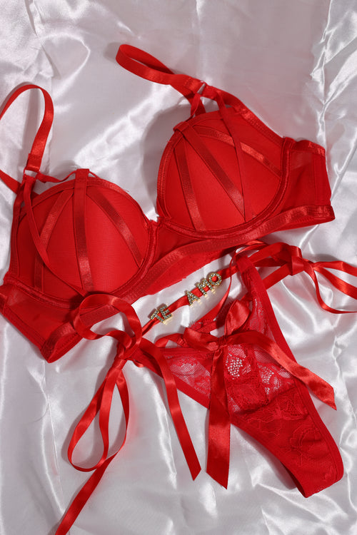 Bra and thong set with satin