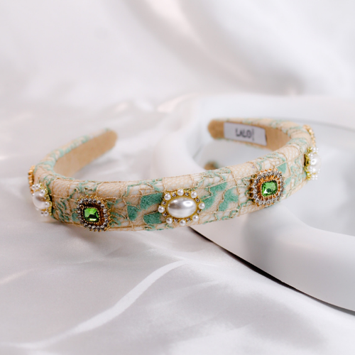 Thin And Elegant Headbands With Stones And Pearls